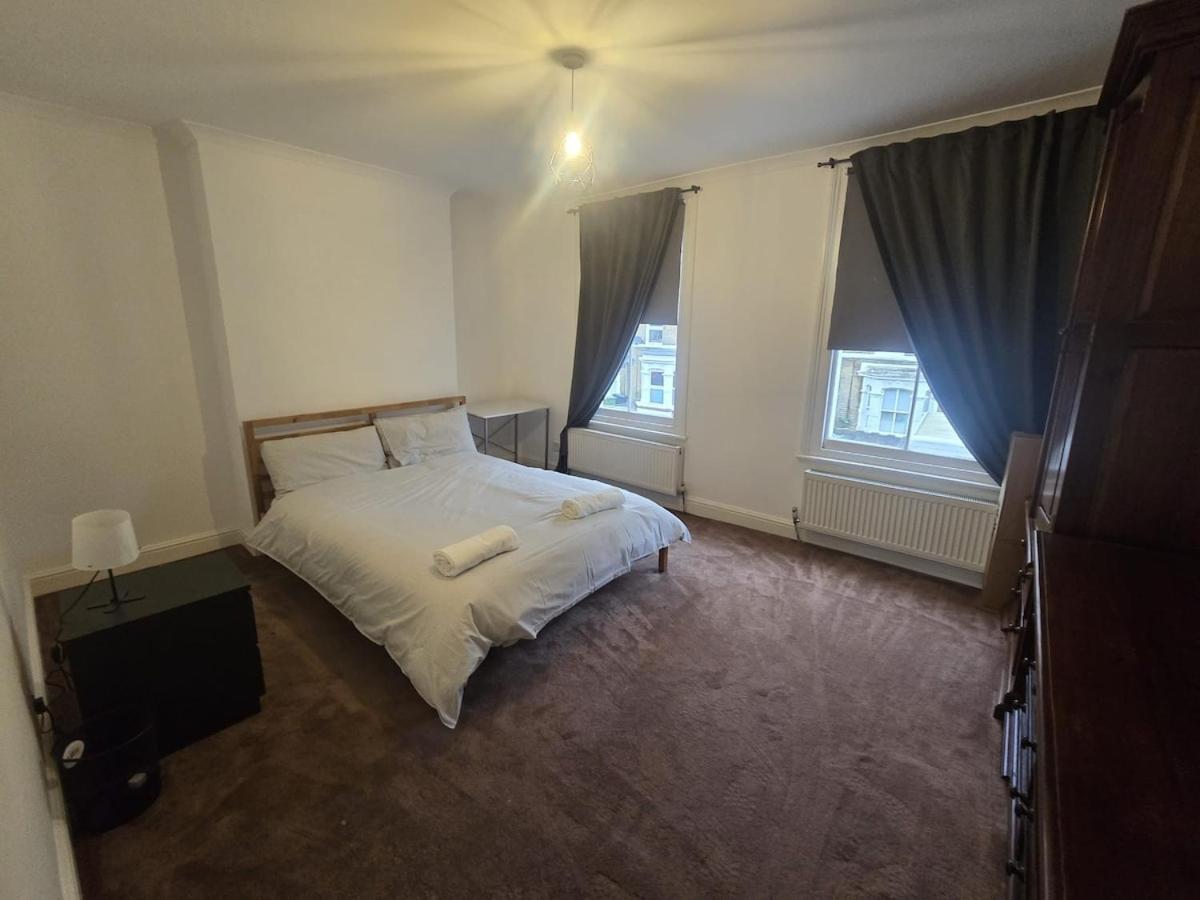 Brixton 5 Bedroom Wonder Casa vacanze Londra