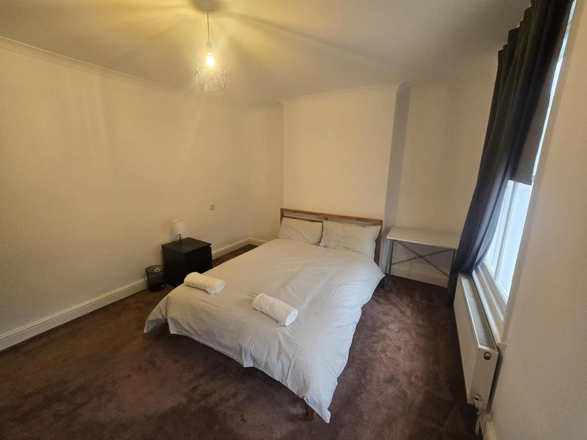 Brixton 5 Bedroom Wonder Casa vacanze Londra